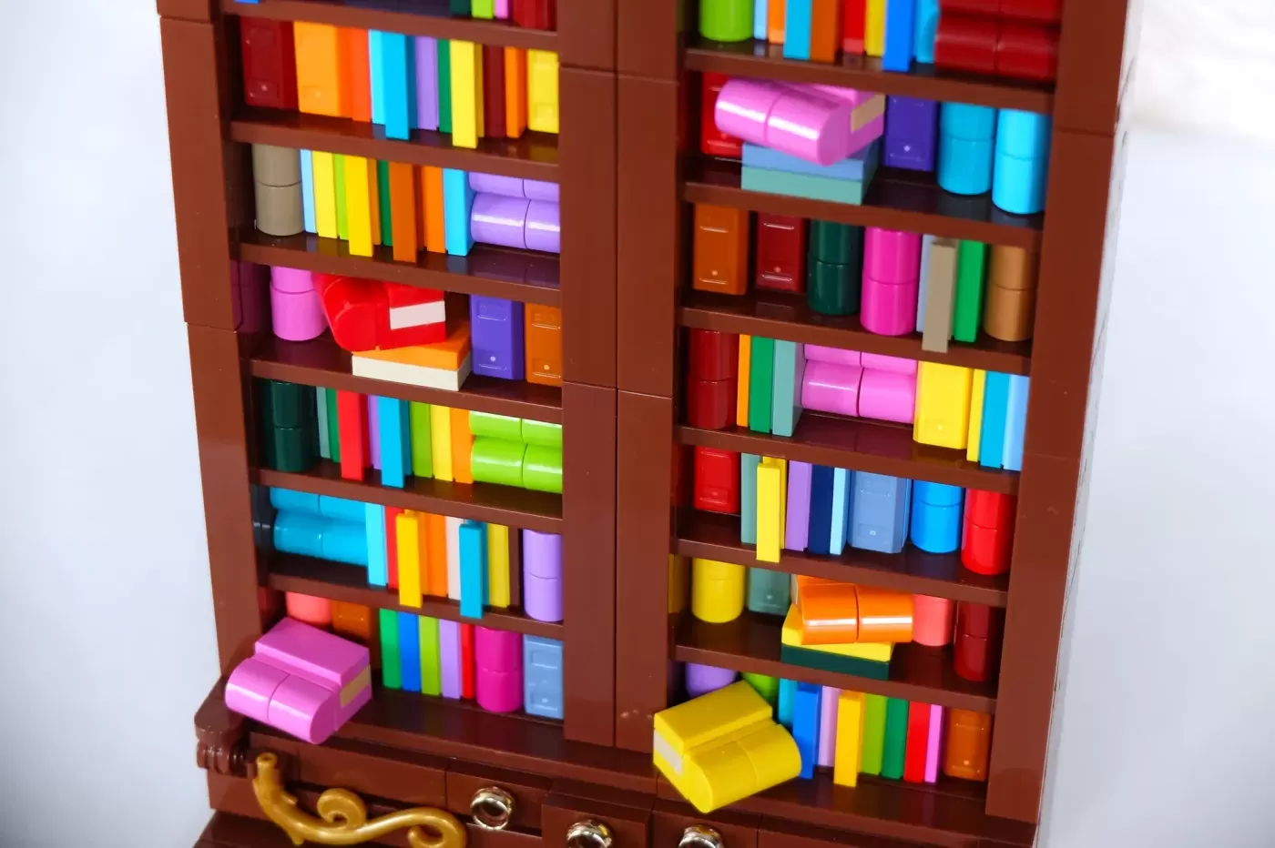 Cozy LEGO® Ideas Lighted Little Library Hits 10,000 Supporters (10000) — cozy lego ideas lighted little library hits suppo…