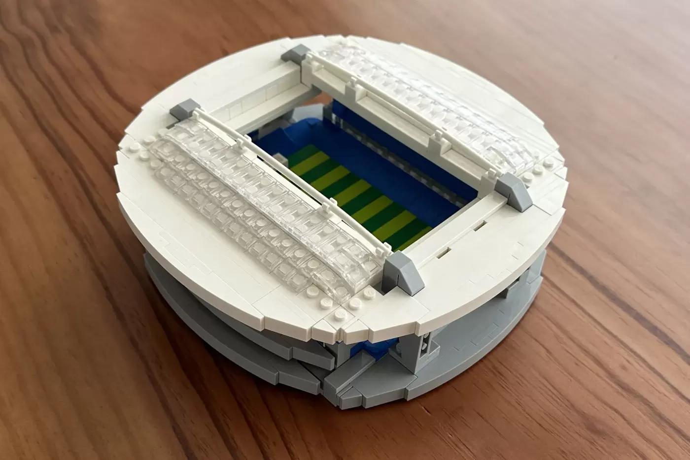Dragon's Den: FC Porto Fan Creates Stunning LEGO® Estádio Do Dragão — contents