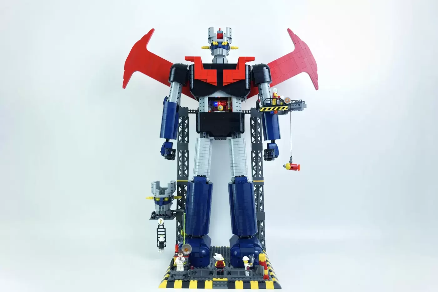 Mazinger Z LEGO® Ideas Project Brings 3,210-Piece Mecha Giant to Life (3210) ,  brick.news