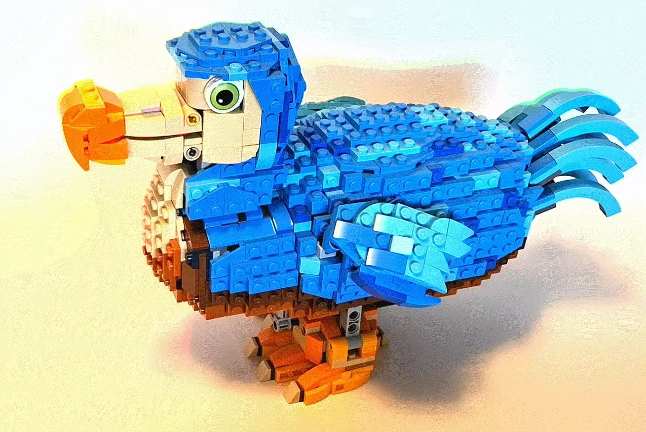 This Motorized LEGO® Dodo Walks Again After 300 Years