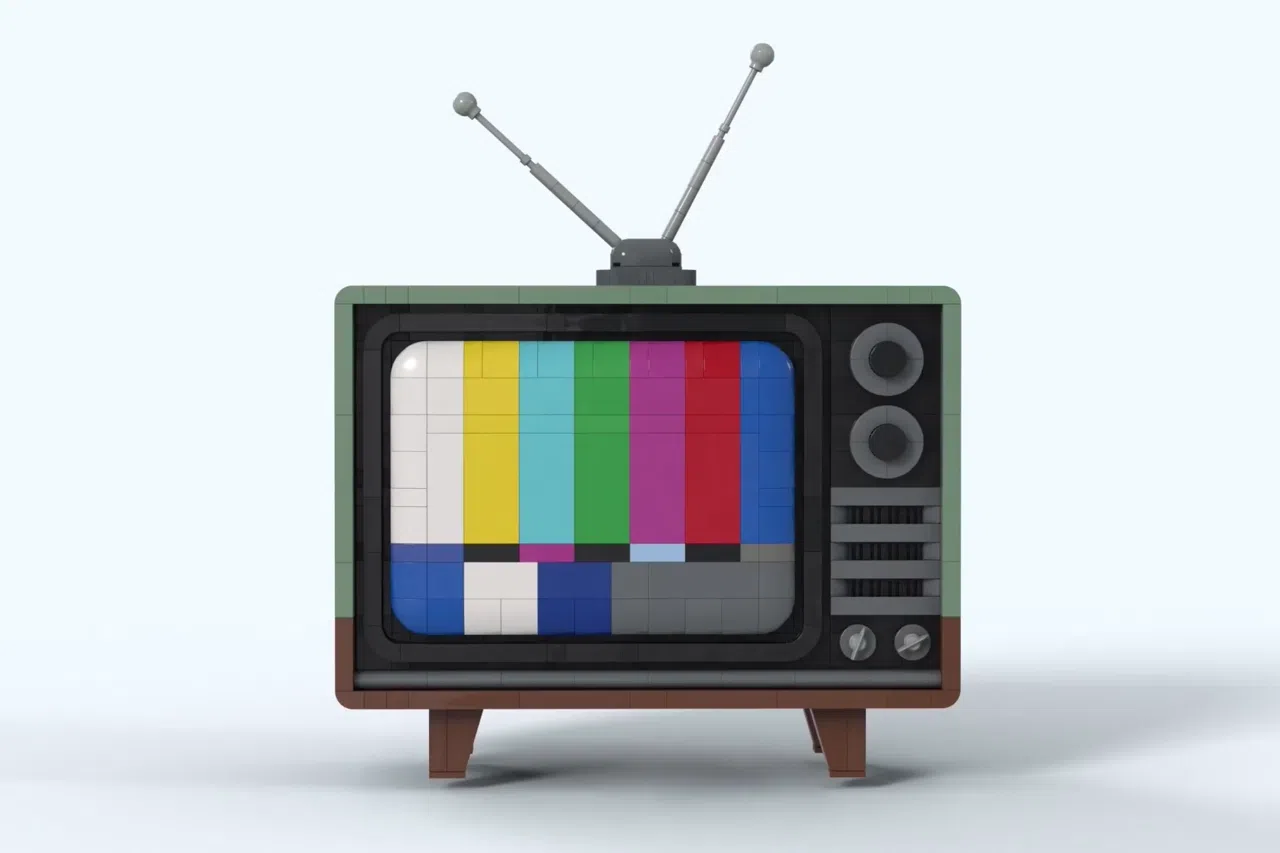 TV Clássica em LEGO® Ideas - a TV antiga que revela tubos e circuitos por dentro